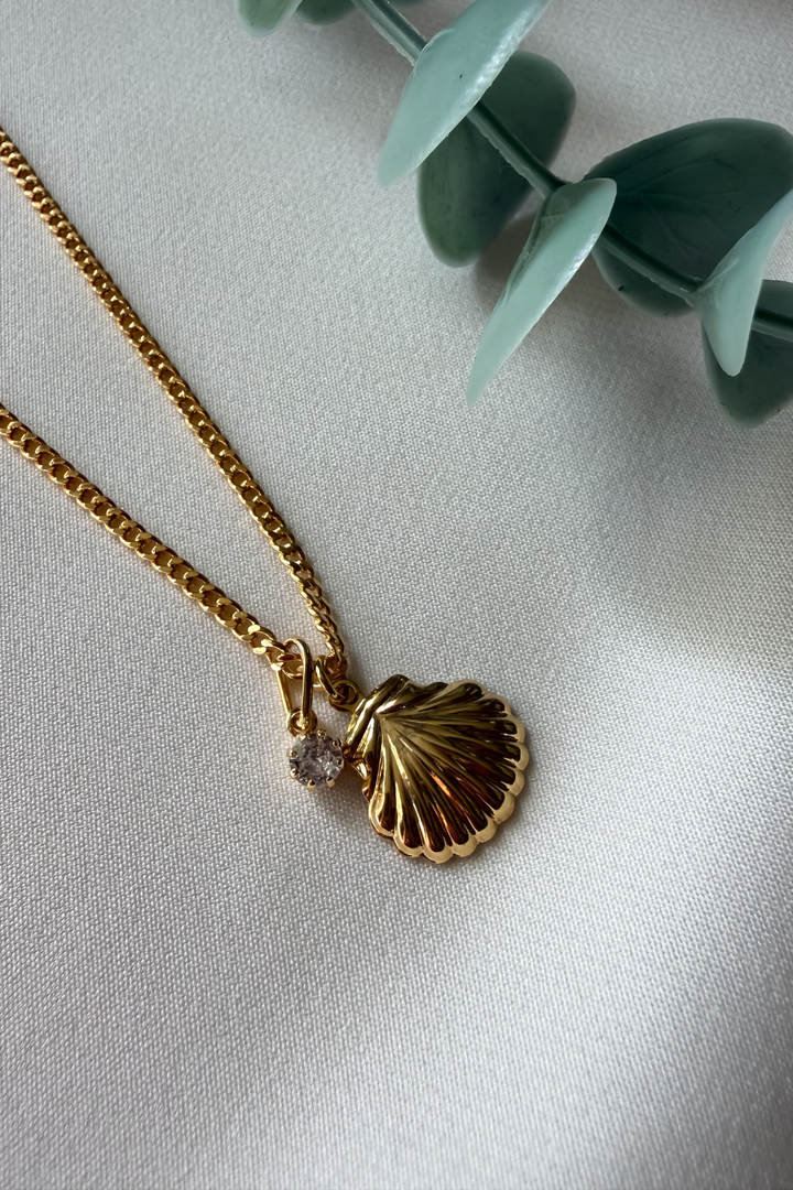 Shell Diamond Necklace