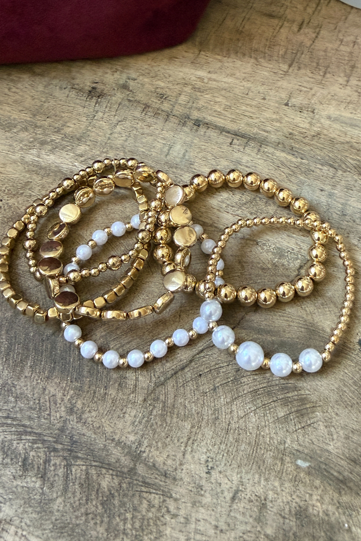 Pearl Minimalist Bracelet Set