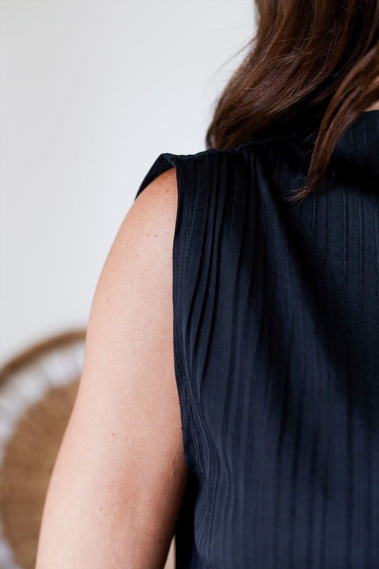 Gwen Mock Top -Black