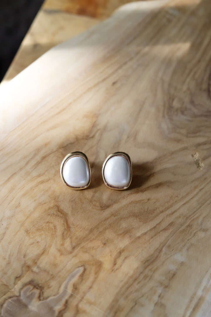 Chloe Pearl Stud Earrings