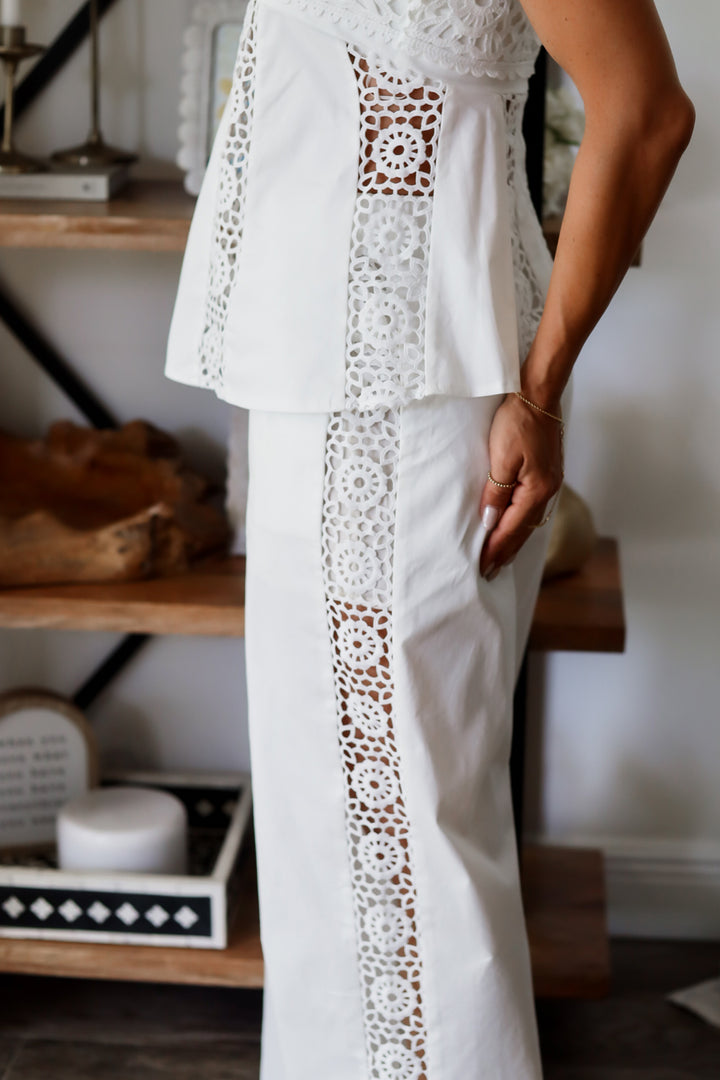 Elisse Eyelet Set