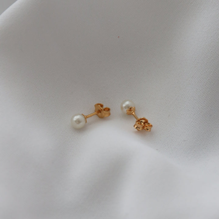Aretes de perlas pequeñas